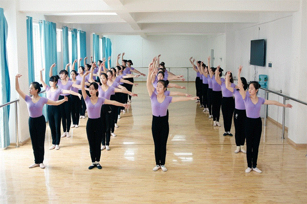 幼师专业舞蹈课