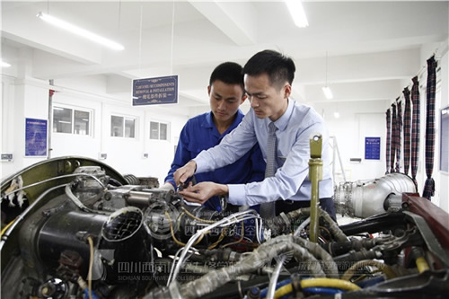 2019年成都航空职业学校2019招生简介