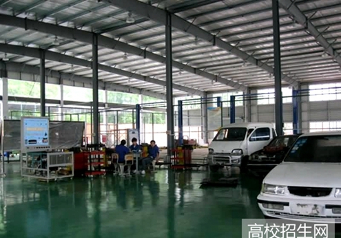 四川省商贸学校汽车运用与维修专业