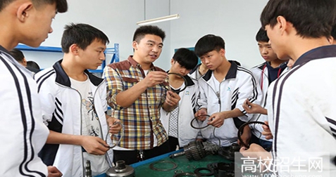 四川省电子商务学校汽车运用与维修专业