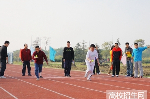 四川省彝文学校小学教育专业