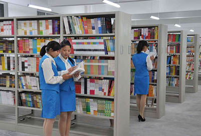 贵州省旅游学校图书阅览