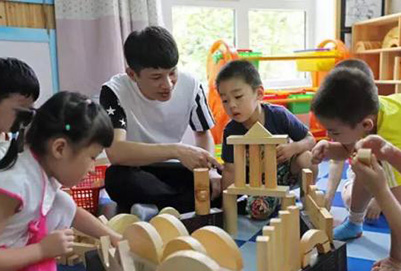 做一名幼师的压力大吗