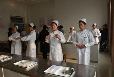 女生为什么更加适合报读高级护理专业