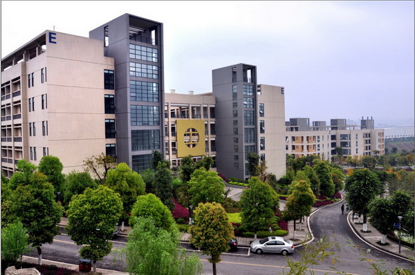 重庆工业职业技术学院